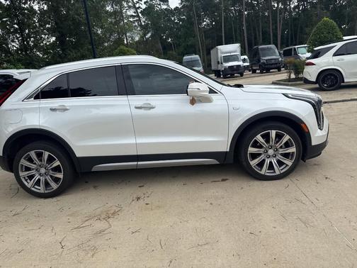 2022 Cadillac XT4 Premium Luxury