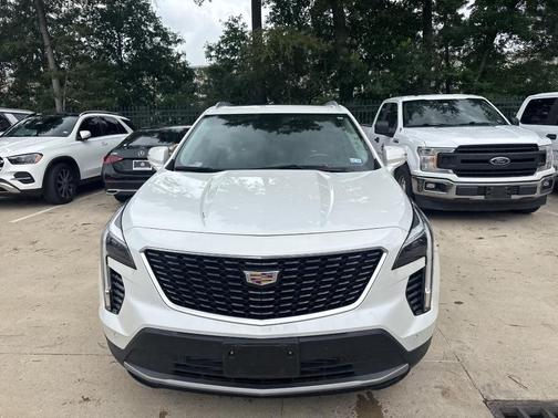 2022 Cadillac XT4 Premium Luxury