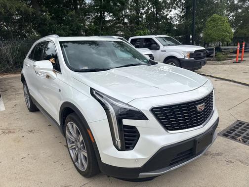 2022 Cadillac XT4 Premium Luxury