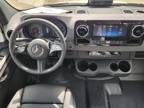 2025 Mercedes-Benz Sprinter 2500 Standard Roof