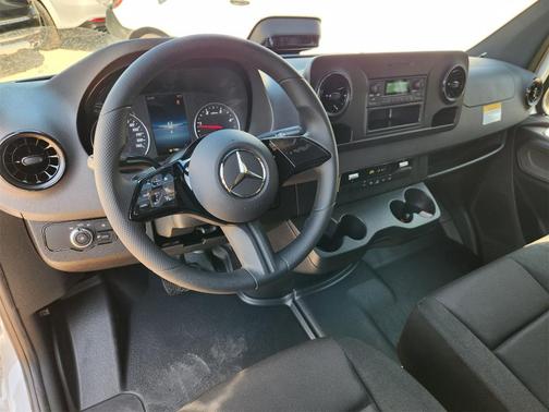 2026 Mercedes-Benz Sprinter 2500 144 WB