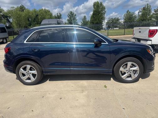 Cosmos Blue Metallic 2019 Audi Q3 2.0T Premium Plus