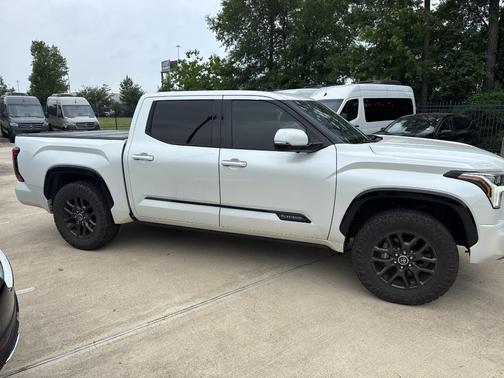 2022 Toyota Tundra Platinum
