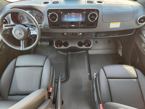 2025 Mercedes-Benz Sprinter 2500 144 WB Standard Roof Passenger