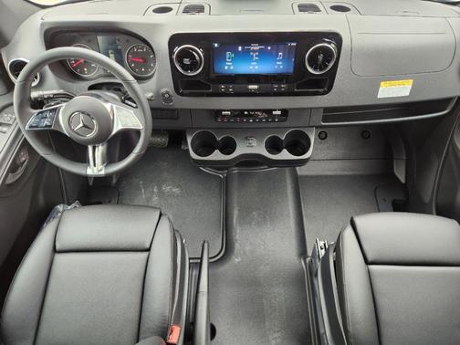 2025 Mercedes-Benz Sprinter 2500 144 WB Standard Roof Passenger