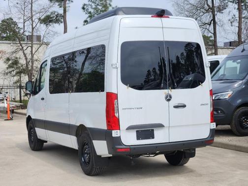 2025 Mercedes-Benz Sprinter 2500 144 WB Standard Roof Passenger