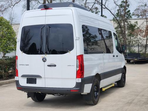 2025 Mercedes-Benz Sprinter 2500 144 WB Standard Roof Passenger