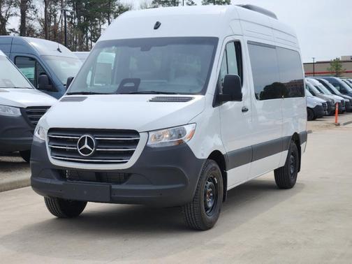 2025 Mercedes-Benz Sprinter 2500 144 WB Standard Roof Passenger
