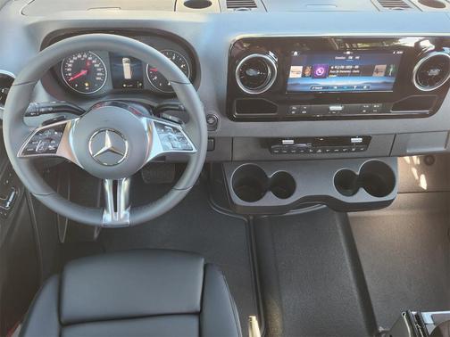2025 Mercedes-Benz Sprinter 2500 144 WB Standard Roof Passenger