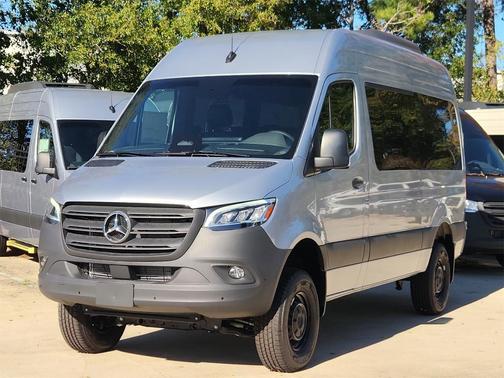 2025 Mercedes-Benz Sprinter 2500 144 WB Standard Roof Passenger