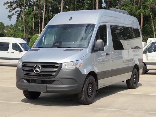 2025 Mercedes-Benz Sprinter 2500 144 WB Standard Roof Passenger