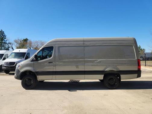 2025 Mercedes-Benz Sprinter 2500 High Roof