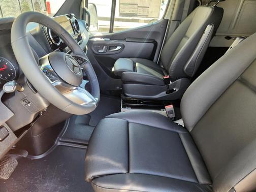 2025 Mercedes-Benz Sprinter 2500 High Roof