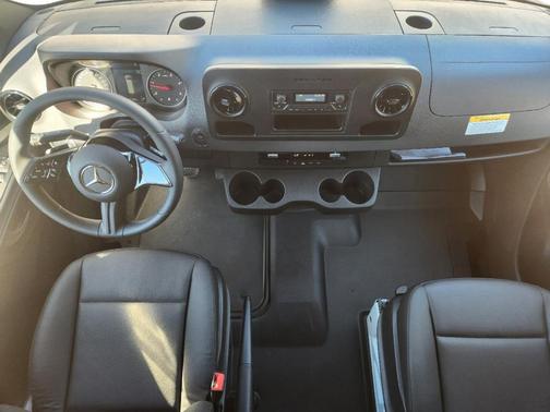2025 Mercedes-Benz Sprinter 2500 Standard Roof