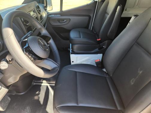 2025 Mercedes-Benz Sprinter 2500 Standard Roof