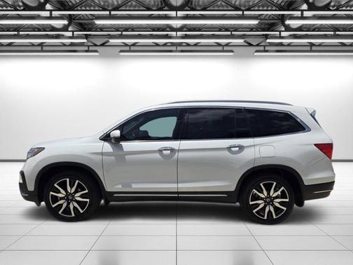 Platinum White Pearl 2020 Honda Pilot Touring 7-Passenger