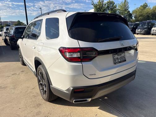 Platinum White Pearl 2025 Honda Pilot Touring 2WD
