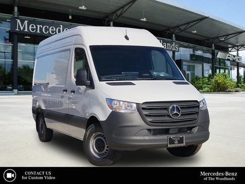 Arctic White 2026 Mercedes-Benz Sprinter 2500 Cargo 144 WB