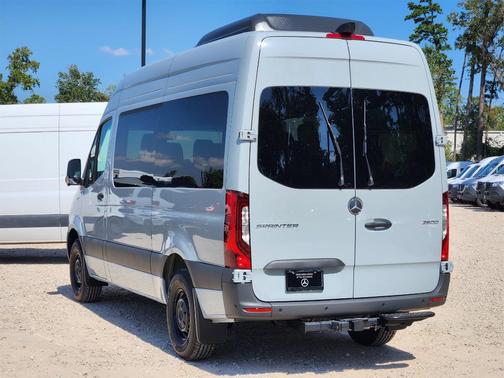 2025 Mercedes-Benz Sprinter 2500 144 WB Standard Roof Passenger