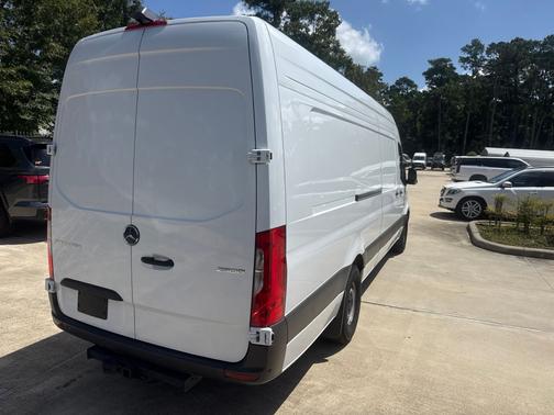Arctic White 2024 Mercedes-Benz Sprinter 2500 High Roof
