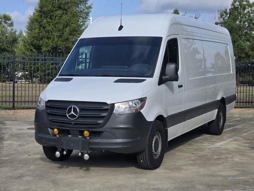 Arctic White 2024 Mercedes-Benz Sprinter 2500 High Roof