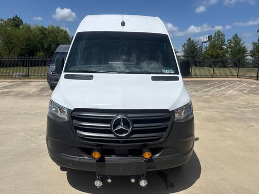 Arctic White 2024 Mercedes-Benz Sprinter 2500 High Roof