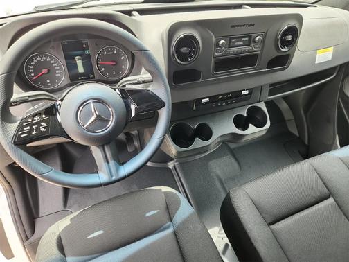 2025 Mercedes-Benz Sprinter 2500 Standard Roof