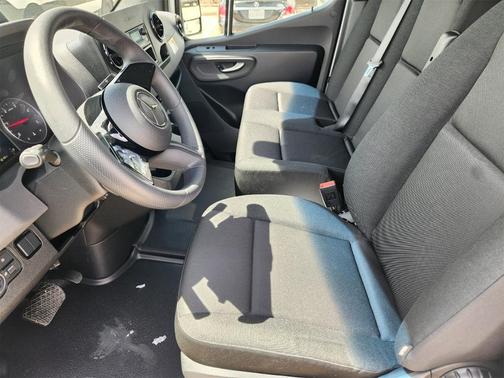 2025 Mercedes-Benz Sprinter 2500 Standard Roof