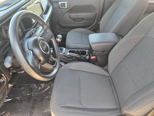 Granite Crystal Clearcoat Metallic 2025 Jeep Wrangler Sport