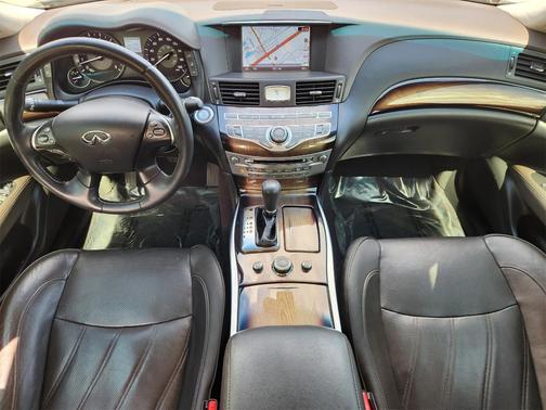 2016 INFINITI Q70L 3.7
