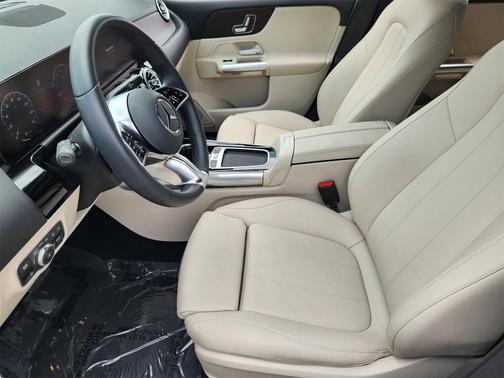 2025 Mercedes-Benz GLA 250 Base