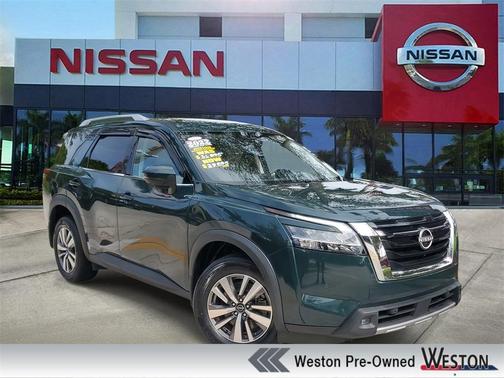 2022 Nissan Pathfinder SL