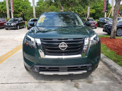 2022 Nissan Pathfinder SL
