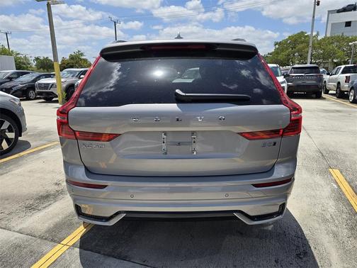 2025 Volvo XC60 B5 Core