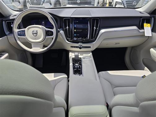 2025 Volvo XC60 B5 Core