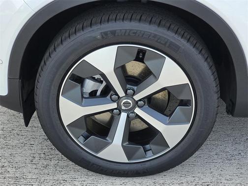 2026 Volvo XC40
