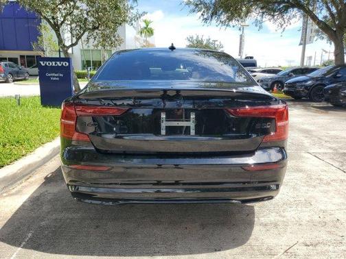 2024 Volvo S60 B5 Plus Black Edition