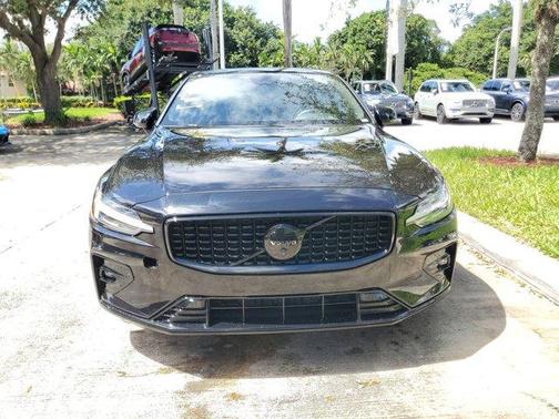 2024 Volvo S60 B5 Plus Black Edition
