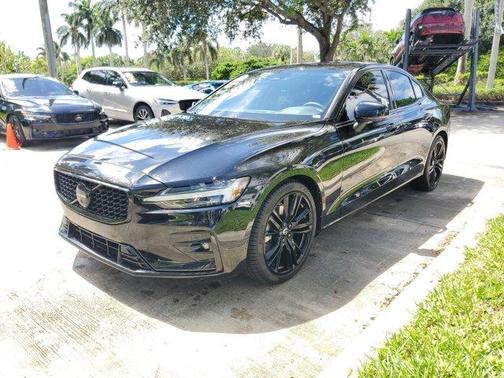 2024 Volvo S60 B5 Plus Black Edition
