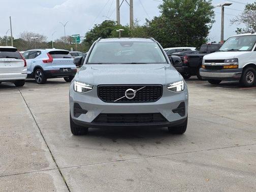 2026 Volvo XC40 B5 Core