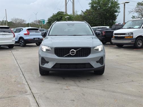 2026 Volvo XC40 B5 Core