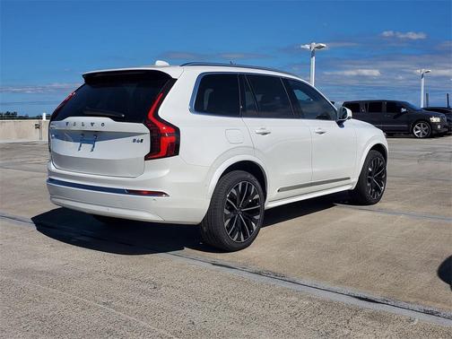 2026 Volvo XC90 B6 Plus 6-Seater