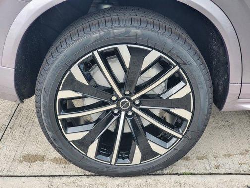 2026 Volvo XC90 B5 Plus 7-Seater