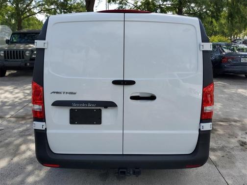 2022 Mercedes-Benz Metris Base