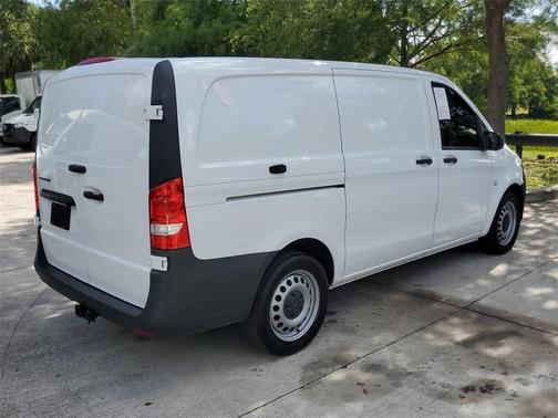 2022 Mercedes-Benz Metris Base