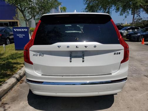 2024 Volvo XC90 B5 Core Bright Theme