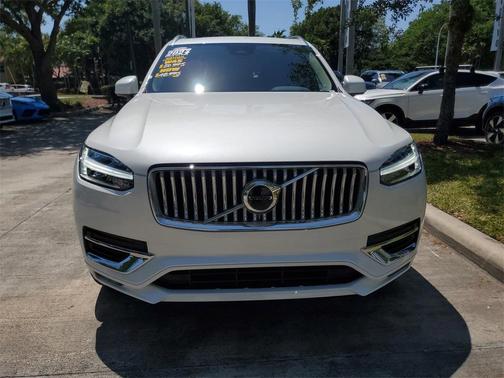 2024 Volvo XC90 B5 Core Bright Theme