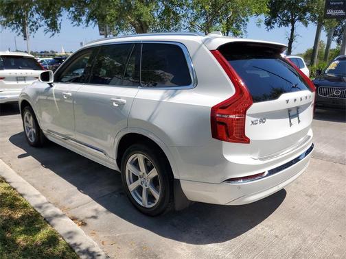 2024 Volvo XC90 B5 Core Bright Theme