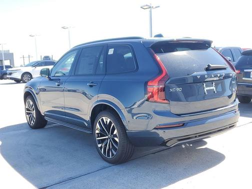 Denim Blue Metallic 2026 Volvo XC90 B6 Ultra Dark Theme 7-Seater