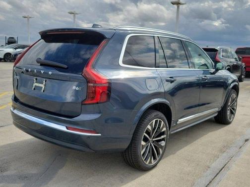 2026 Volvo XC90 B6 Plus 7-Seater